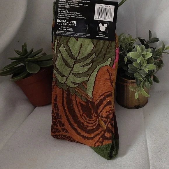 Disney Maui From Moana Crew Socks - Picture 6 of 6